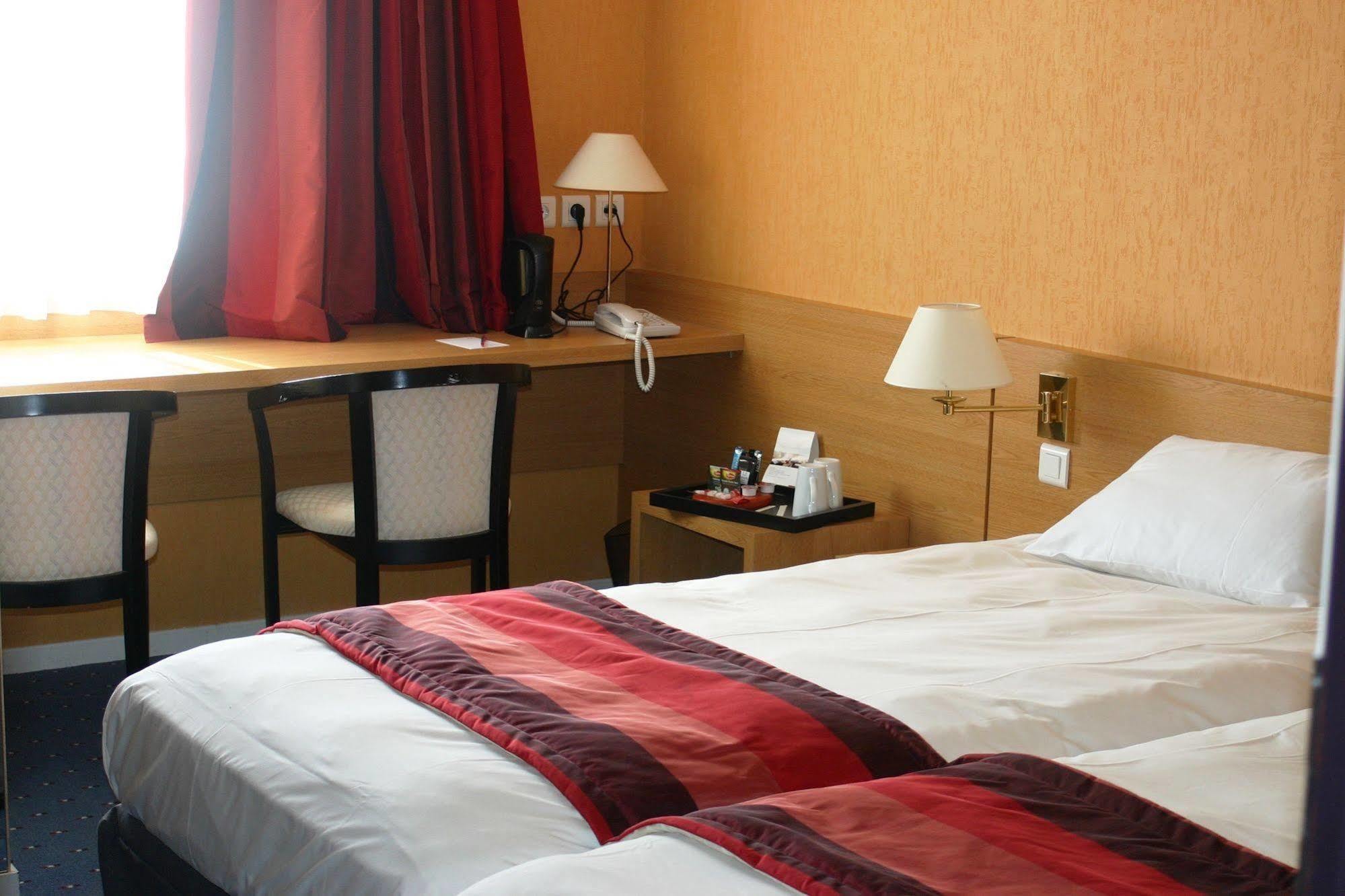 Mercure Hexagone Luxeuil Exterior foto